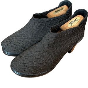 Bernie Mev Shoes 39 US 8 1/2 Womens Chesca Ankle Bootie Black